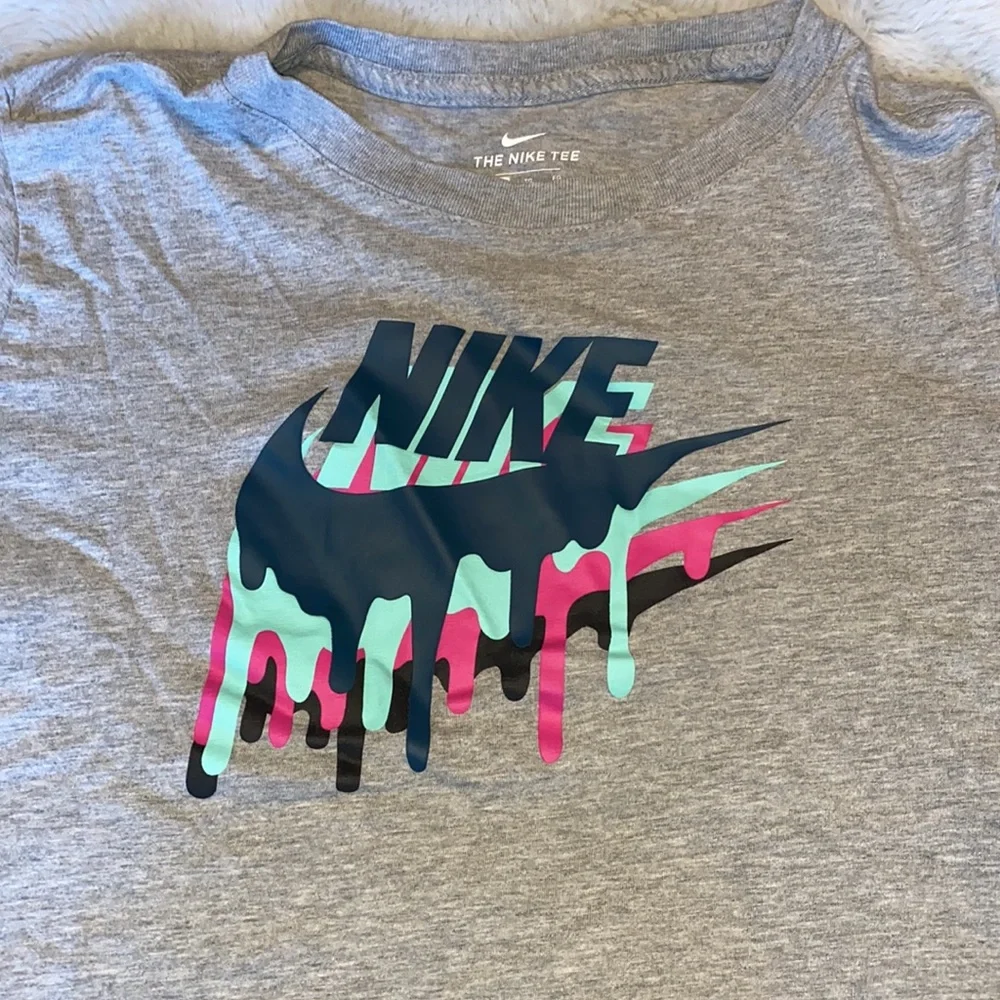 Boys Nike T-Shirt - Picture 2 of 5